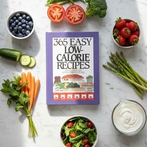 365 Easy Low-Calorie Recipes Cookbook | Sylvia Schur, Diet-Friendly Cooking